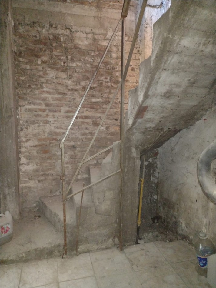 CASA AMERICANA A METROS DE AV. PTE. PERON