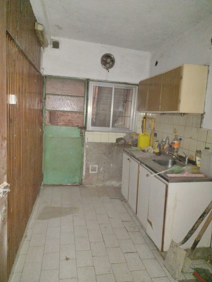 CASA AMERICANA A METROS DE AV. PTE. PERON