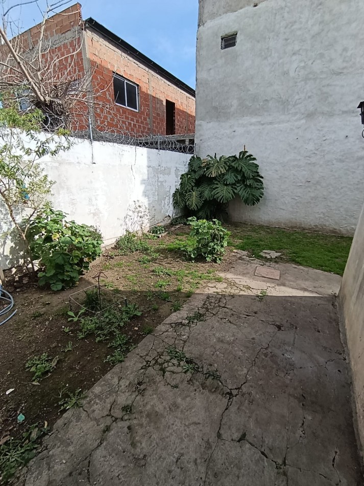 APTO CREDITO HIPOTECARIO - CASA DE 2 DORMITORIOS