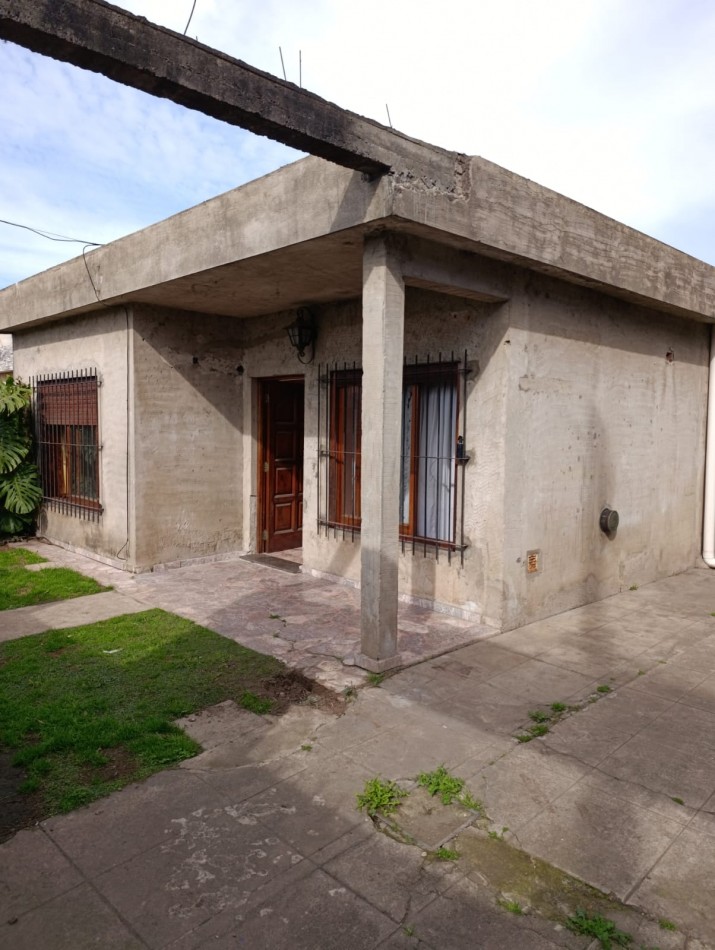 APTO CREDITO HIPOTECARIO - CASA DE 2 DORMITORIOS