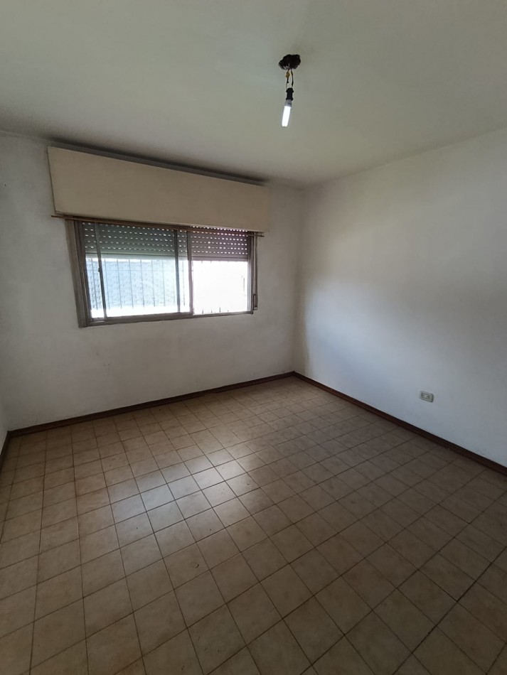 CASA 2 DORMITORIOS EN ALQUILER.