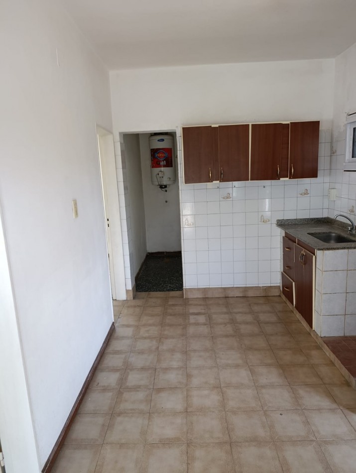 CASA 2 DORMITORIOS EN ALQUILER.