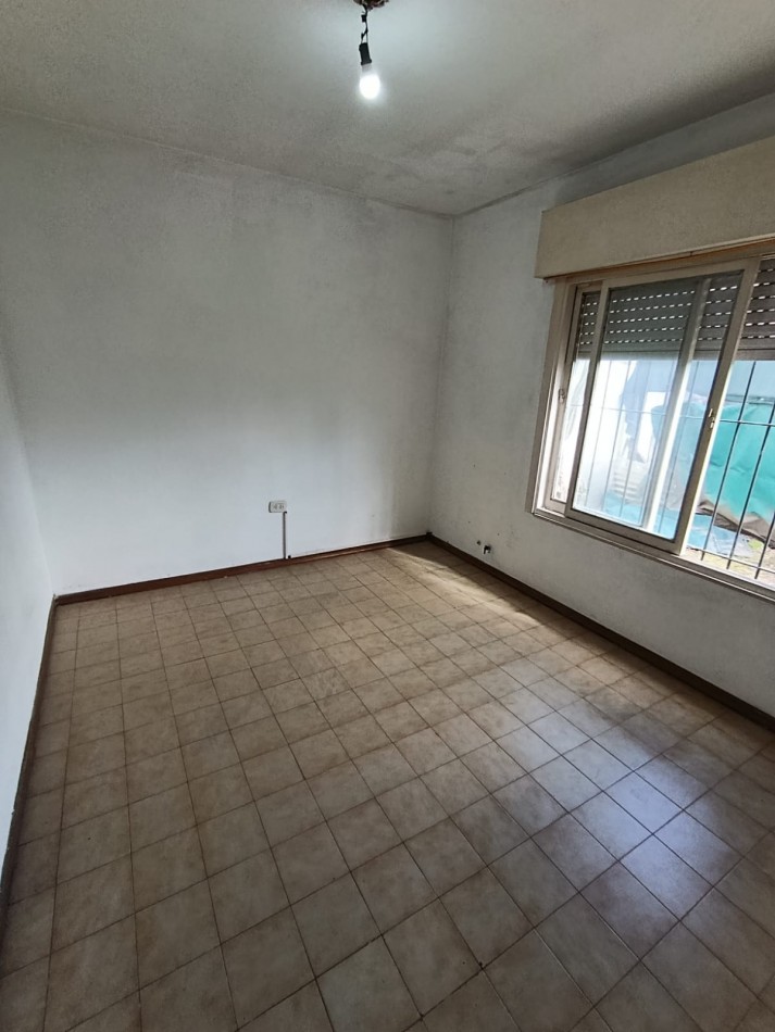 CASA 2 DORMITORIOS EN ALQUILER.