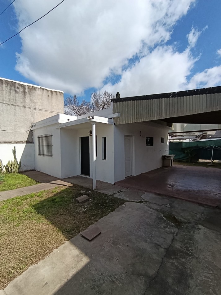 CASA 2 DORMITORIOS EN ALQUILER.