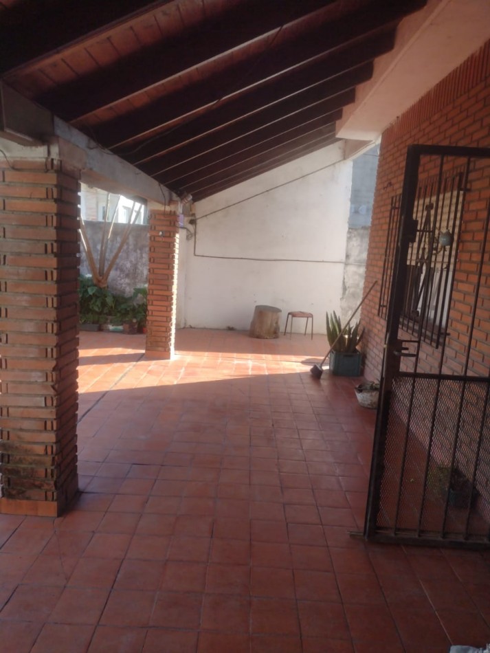 CASA EN VENTA 2 DORMITORIOS EN JOSE C PAZ. 
