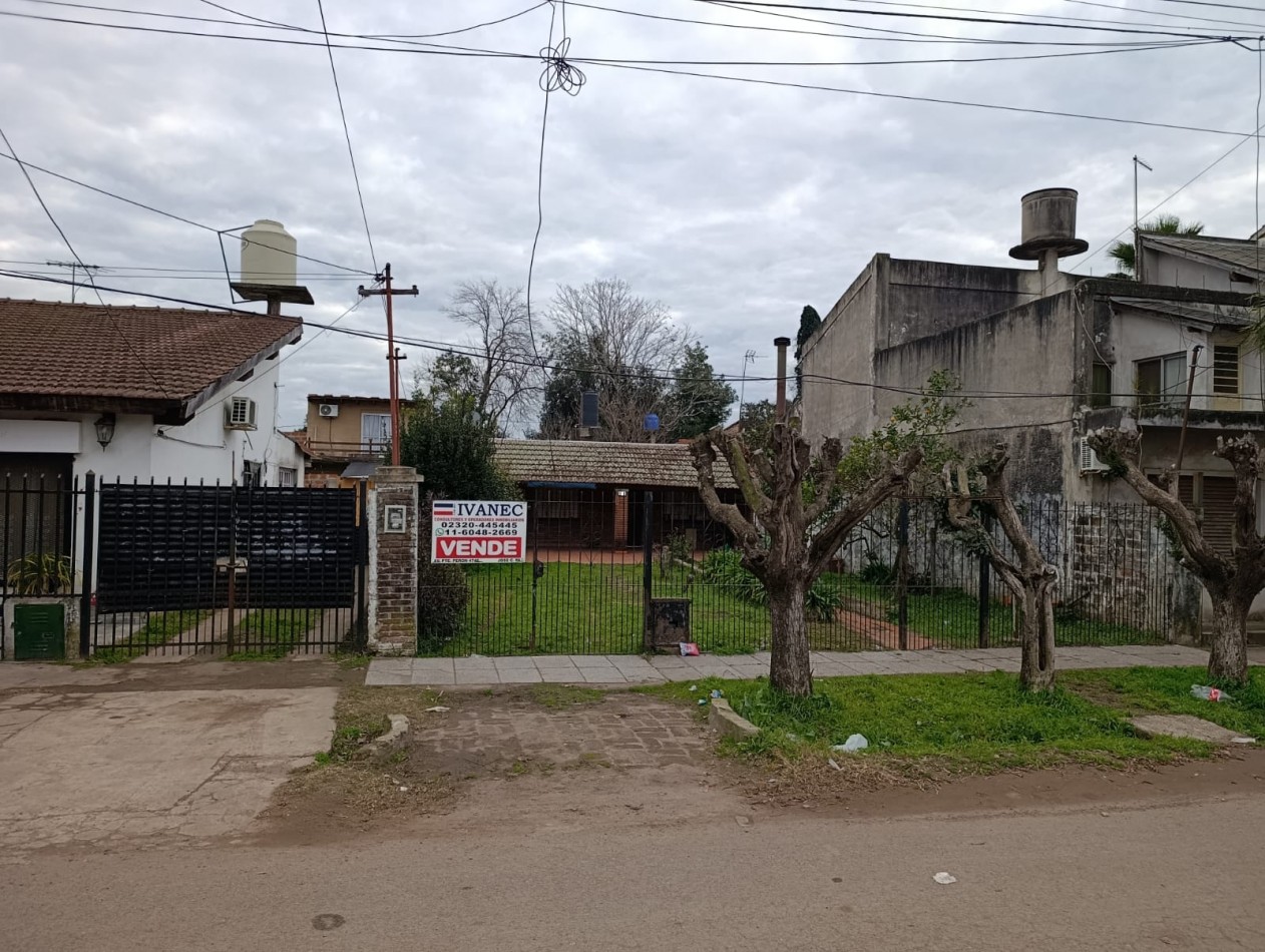 CASA EN VENTA 2 DORMITORIOS EN JOSE C PAZ. 