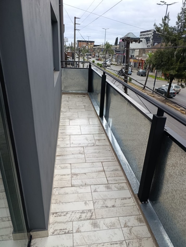 EXCELENTE LOCAL EN PLANTA ALTA, SOBRE 197 JOSE C. PAZ