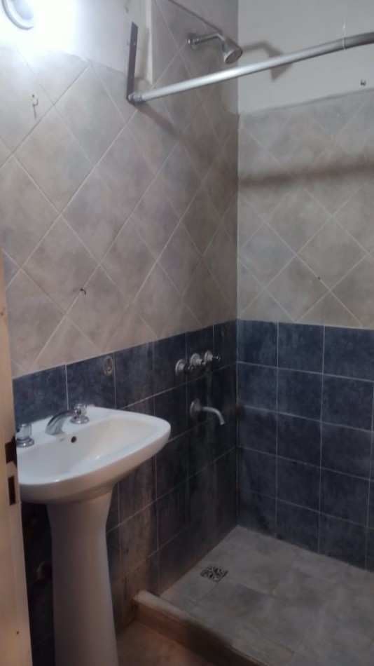 EXCELENTE DUPLEX A 150 METROS DE AV. PTE. PERON!